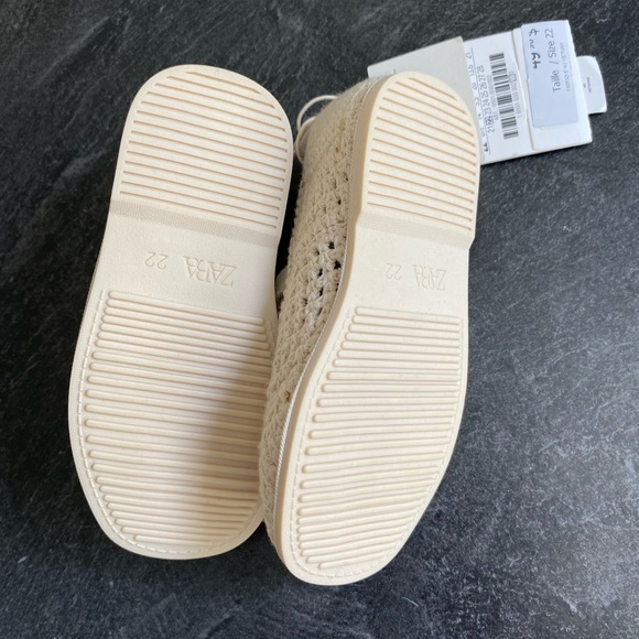 Zara crochet flat toddler EU 22 - Picture 2 of 4